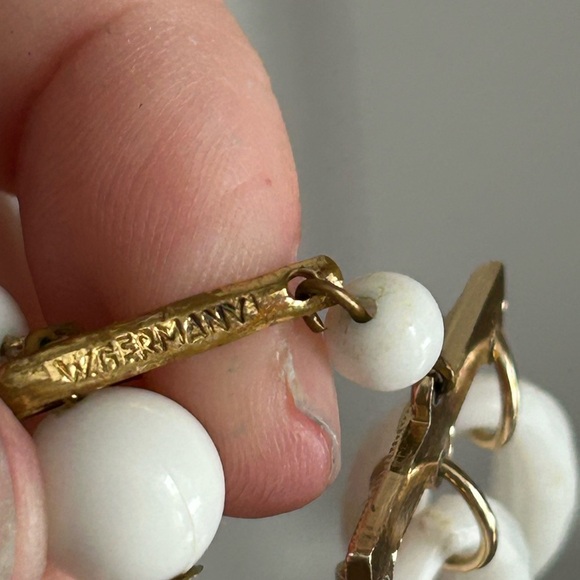 4/$100 WEST GETMANY Elegant White and Gold Women's LUCITE Necklace 💜 - Picture 7 of 7